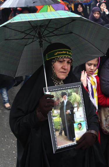   گزارش تصویری حضور  پرشوربانوان همدان در راهپیمایی 22 بهمن