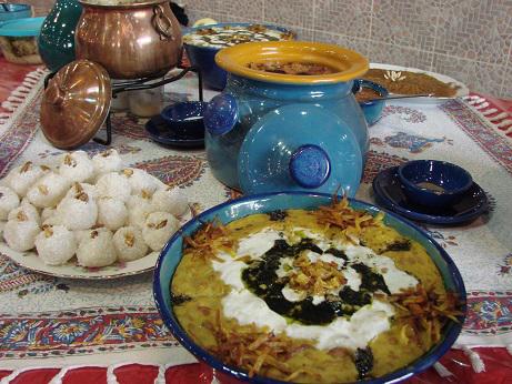  گزارش تصویری نمایشگاه غذاهای سنتی و محلی در ملایر 