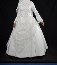 لباس عروسی که ۱۱ نسل آن را پوشیدند 