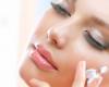 قبل از آرایش حتماً ضد آفتاب بزنید/ استفاده مداوم از کرم پودر باعث ایجاد جوش‌های زیرپوستی می‌شود